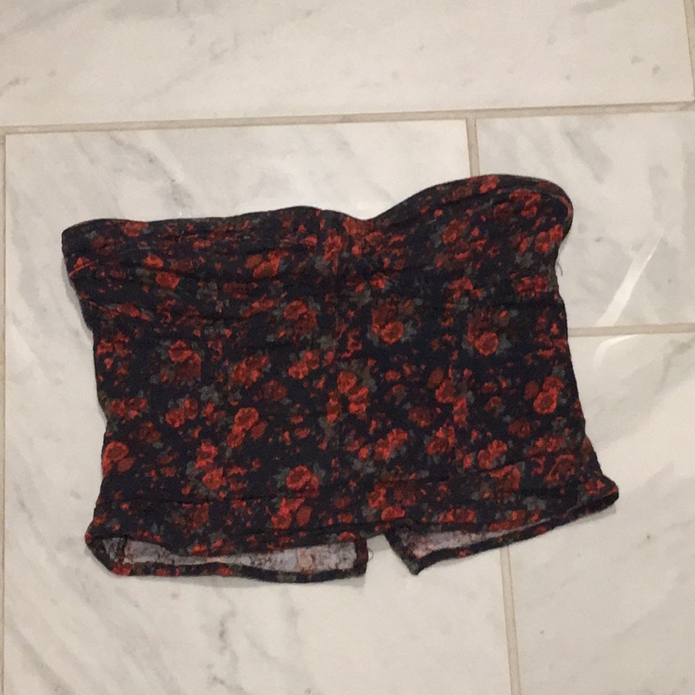 Crop top with roses